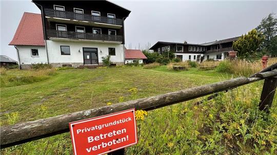 Auf dem ehemaligen Gelände des Schullandheims in Königskrug ist der Bau eines Feriendorfs geplant.