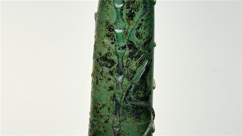 Erst ab 18 - Sex-Ausstellung zwischen Kunst und Porno Auf dem vom Düsseldorfer Kunstpalast zur Verfügung gestellten undatierten Bild ist ein grüner Glas-Phallus aus dem 16. Jahrhundert zu sehen. Das Objekt ist Teil der Ausstellung „Sex Now“ im NRW-Forum.