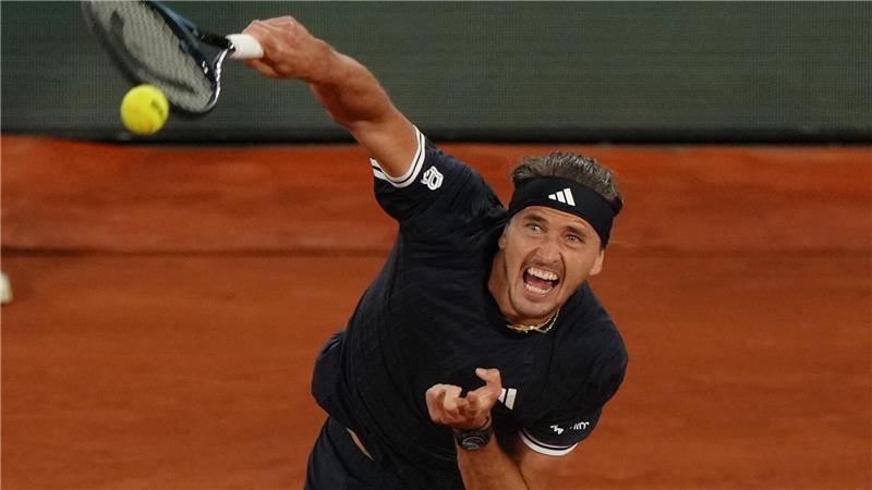 Zverev mit Titelform ins Halbfinale der French Open Auf den Aufschlag war bei Alexander Zverev wieder Verlass.