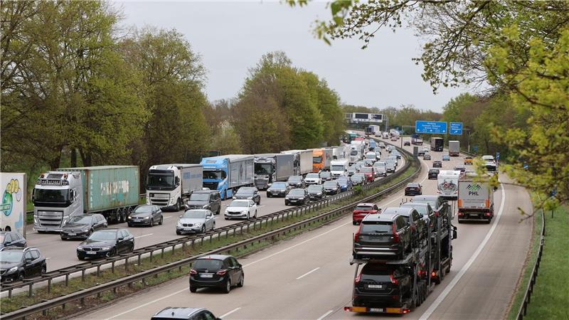 „Erheblicher Rückstau“ auf der A1 bei Bremen wegen Unfall Auf der A1 bei Bremen staut es sich derzeit wegen eines Unfalls. (Archivbild)