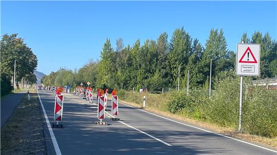 Auf der B82 gibt es zwar eine Baustelle vor Immenrode, aber es ist noch nicht die richtige. Aktuell wird nachgebessert. Ab September steht die angekündigte Sanierung an.
