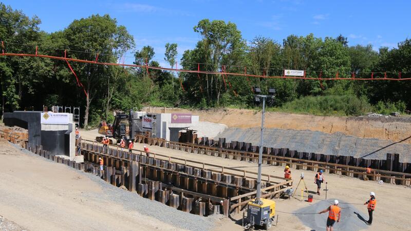 Auf der Brückenbaustelle in Ringelheim geht es zügig voran.