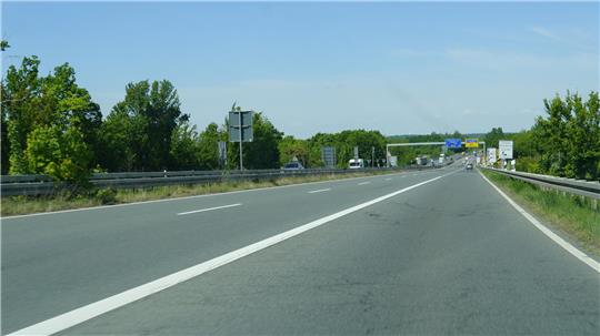 Auf der Bundesstraße 4 in Höhe Westerode laufen am Dienstagabend plötzlich Pferde auf die Fahrbahn. Die Autofahrer reagieren aufmerksam.