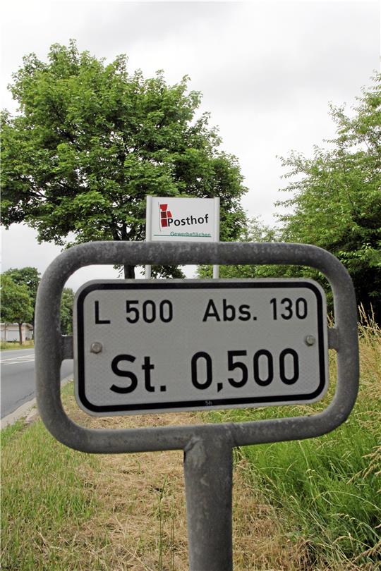 Auf der Fahrbahn der L 500 bei Posthof stehen Sanierungsarbeiten an. Für den Verkehr wird die Straße deshalb voll gesperrt.  Foto: Archiv Gereke