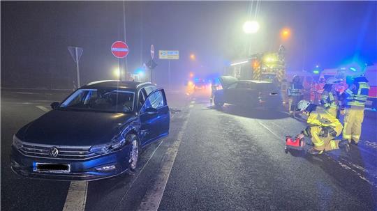 Auf der Immenröder Straße in Goslar stoßen zwei Autos gegeneinander.