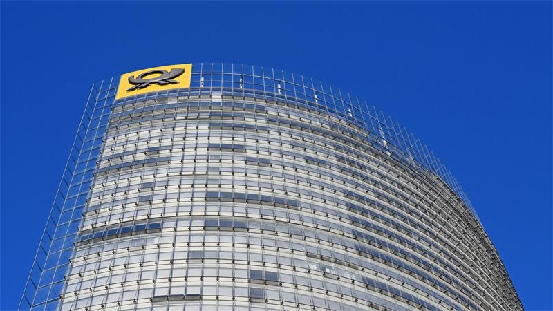 Plus 20 Prozent: Porto kann so stark steigen wie noch nie Auf der Konzernzentrale, dem Bonner Posttower, ist das gute alte Posthorn montiert.