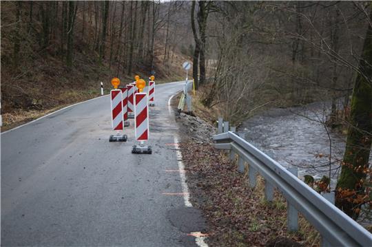 Auf der Landesstraße 521 zwischen St. Andreasberg und Sieber ist es zu Ausspülungen gekommen. Foto: Jung
