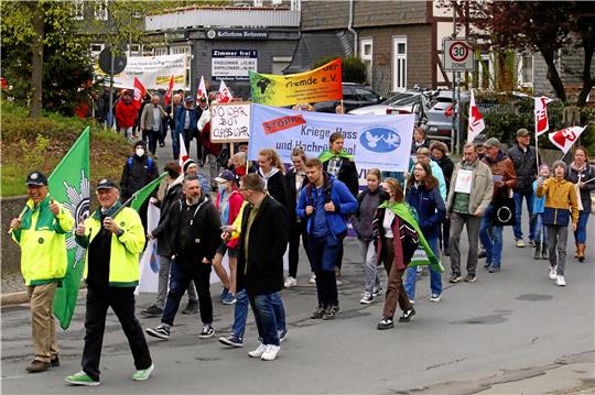 Auf der Mai-Demo am Sonntag gibt es auch Bekenntnisse gegen den Ukraine-Krieg und das Hochrüsten, für Vielfalt und Fremdenfreundlichkeit und ein demokratisches Miteinander. Foto: Epping