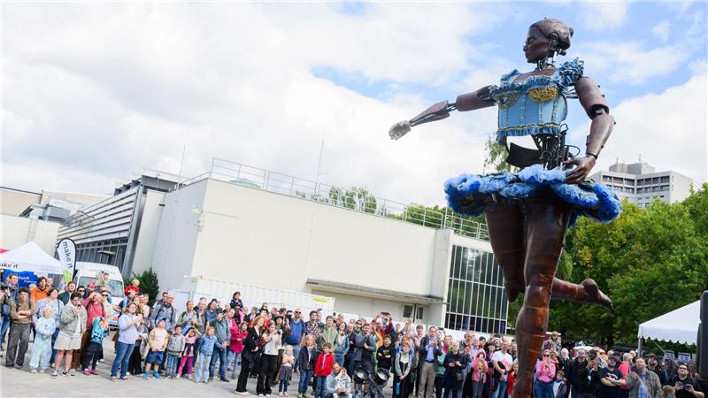 „Maker Faire“ lockt Bastler und Tüftler nach Hannover Auf der „Maker Faire“ in Hannover warten viele Ausstellungsstände auf Tüftler und Bastler.