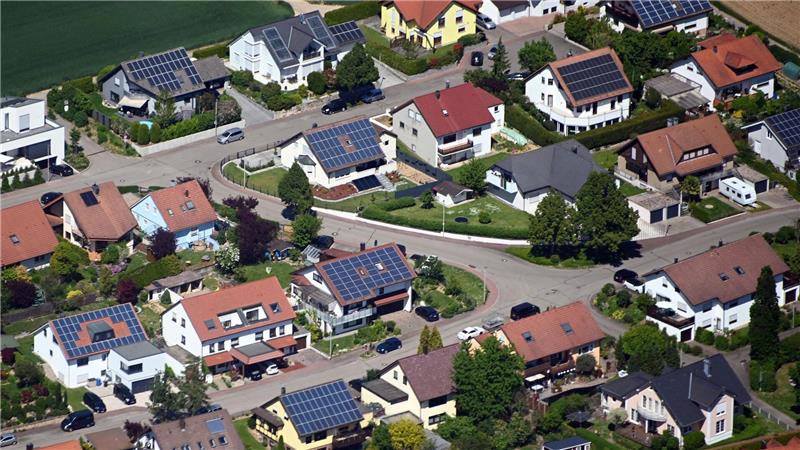 Auf der Sonnenseite: Viele PV-Anlagen befinden sich klassisch auf Süddächern.