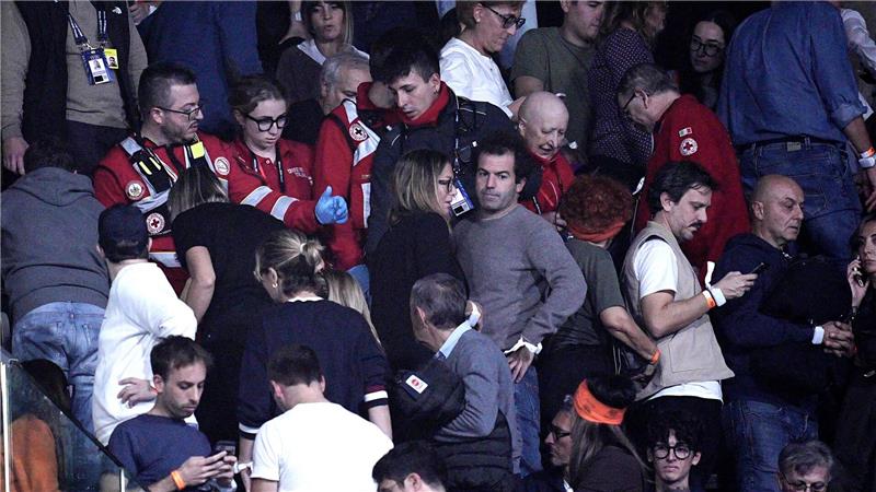 Auf der Tribüne gab es einen medizinischen Zwischenfall