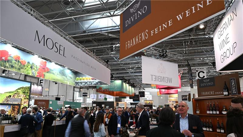Auf der Weinmesse Prowein ist viel los.