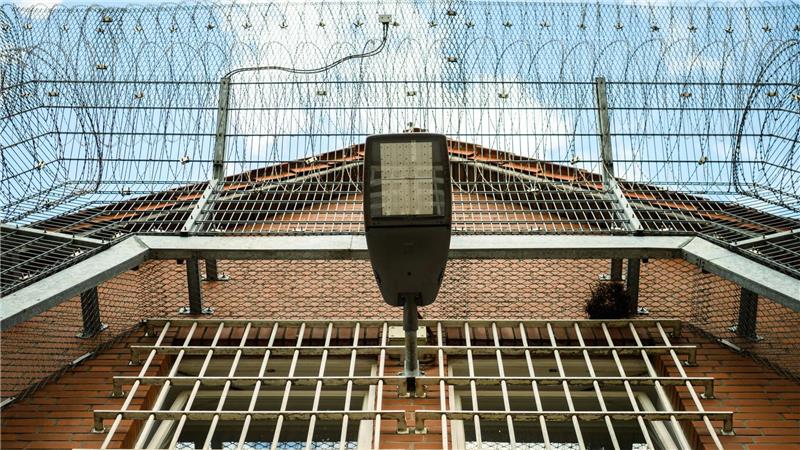 Auf die Situation von unheilbar kranken Häftlingen ist die Justiz noch kaum vorbereitet - eine neue Studie soll das ändern. (Symbolbild)