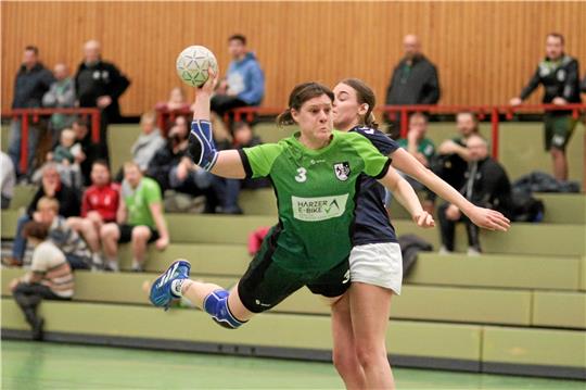 Auf die Tore von Sarah Schilff kommt es für die HSG Langelsheim/Astfeld auch gegen den VfL Wolfsburg II an. Foto: Gietemann