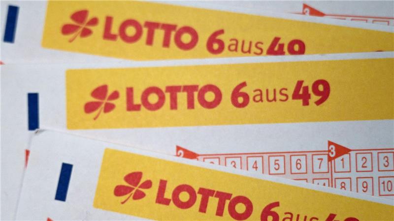 Auf einen Lotto-Spieler aus Niedersachsen wartet ein Millionengewinn. (Symbolbild)
