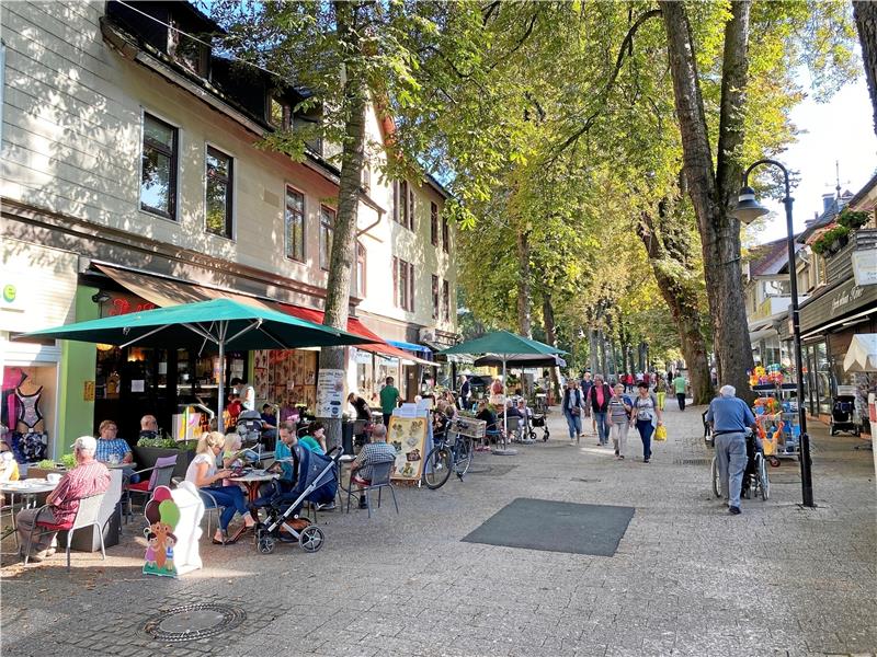 Auf einen entsprechenden Antrag bei der Stadt sollen Gastronomen bis April ihren Außenbereich durch entsprechende Vorbauten erweitern dürfen.  Archivfoto: Schlegel