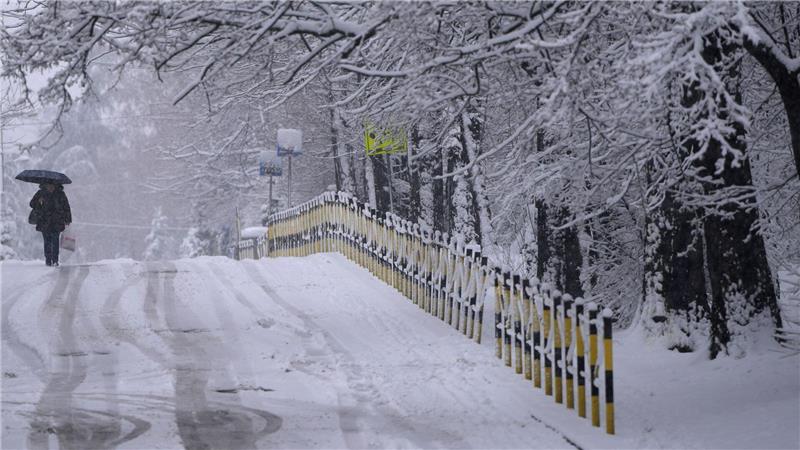 Winterwetter hat europäische Länder fest im Griff Auf glatten Straßen kam es vielerorts zu Unfällen.