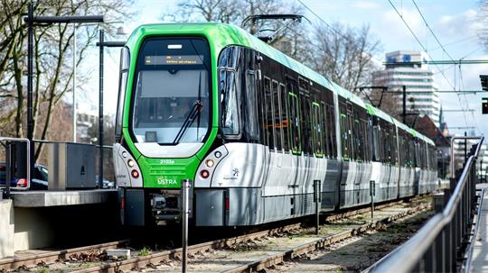 Aufgrund einer möglichen Bombenräumung kommt es zu Einschränkungen im öffentlichen Nahverkehr in Hannover. (Symbolbild)