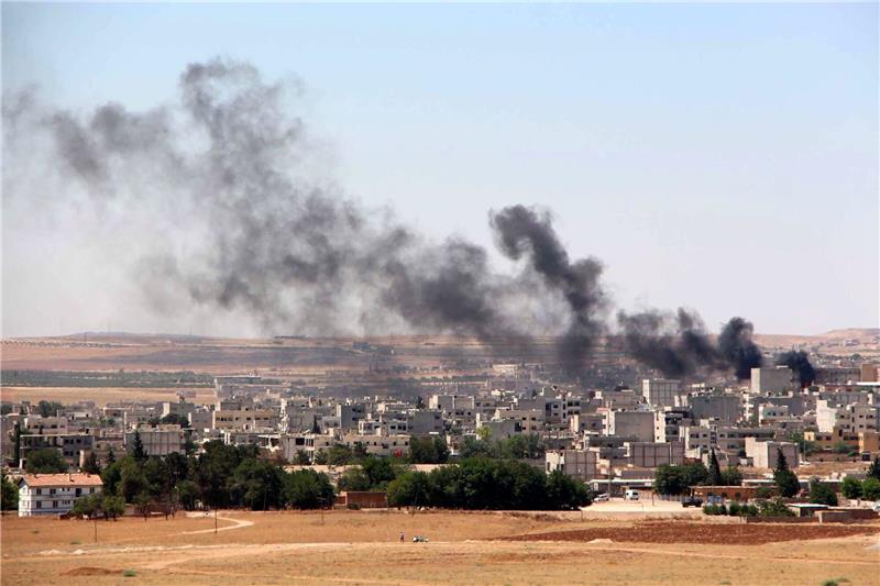 Aufsteigender Rauch nach einem Angriff in Kobane (Archivbild).