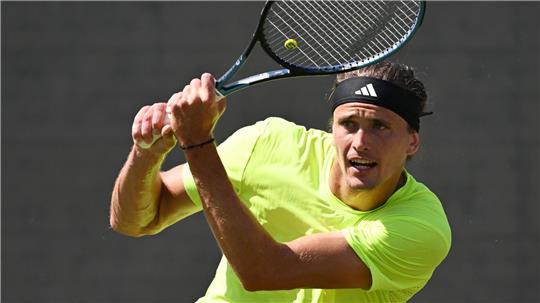 Auftakthürde erfolgreich genommen: Alexander Zverev in Stuttgart.