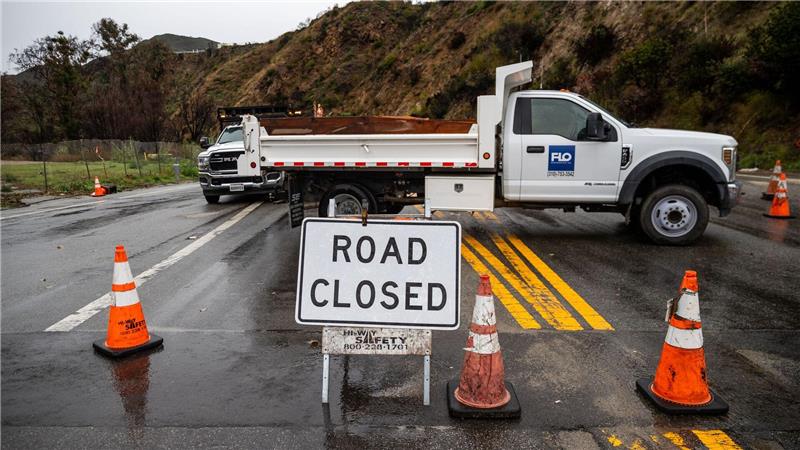 Augenzeugen berichteten nach dem Wintersturm von umgestürzten Bäumen, überschwemmten Straßen und kleineren Erdlöchern.