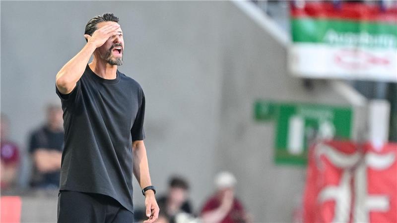 Wagners erste heftige Pleite: Mainz düpiert Augsburg Augsburg-Trainer Sandro Wagner ist sehr unzufrieden mit der ersten Halbzeit.