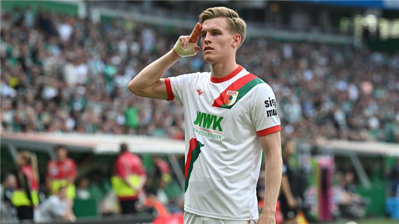 Augsburgs Mann des Spiels: Doppel-Torschütze Anton Kade.  
