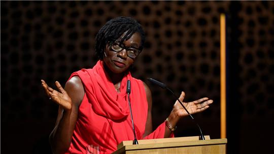 Auma Obama spricht über Risiken von Künstlicher Intelligenz und mahnt zu einem bewussteren Umgang. (Archivbild)