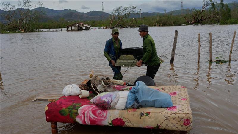 Nach Hurrikan „Melissa“: Karibikstaaten beseitigen Trümmer Aus Kuba wurden trotz heftiger Überschwemmungen zunächst keine Toten gemeldet.