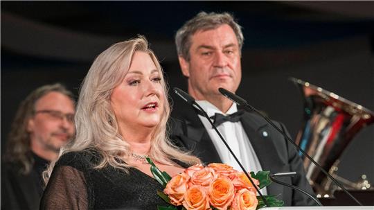 Aus Sicht von Katharina Wagner müssen die Gesellschaft wie der Freistaat Bayern auf Dauer mehr Geld geben. (Archivbild)