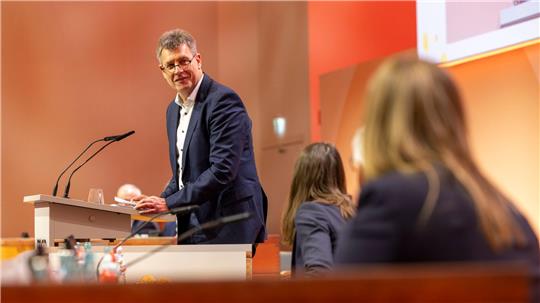 Aus Sicht von Präsident Thomas Weikert steht der DOSB geschlossen hinter einer Olympia-Bewerbung - egal, welcher Kandidat es am Ende wird.