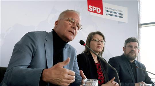 Aus Sicht von SPD-Bundestagsfraktionschef Matthias Miersch richtet sich die Forderung nach mehr Hafenmitteln vor allem an den Bundesverkehrsminister. (Archivbild)