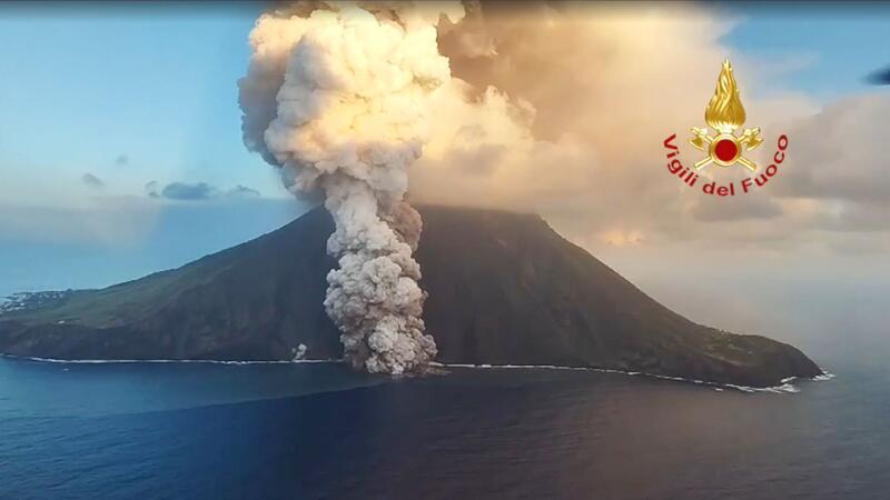 Aus Sorge vor einem schweren Ausbruch des Vulkans Stromboli gilt Alarmstufe rot. 