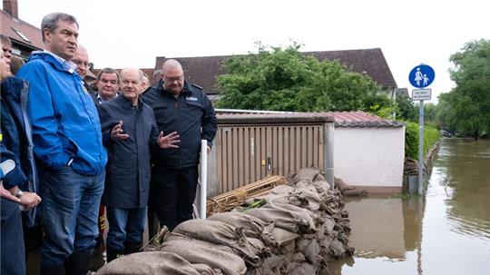 Aus bayerischer Sicht haben Bundespolitiker wie Olaf Scholz ihre Hilfsversprechen für die Hochwasseropfer im Freistaat nicht eingehalten. (Archivbild)