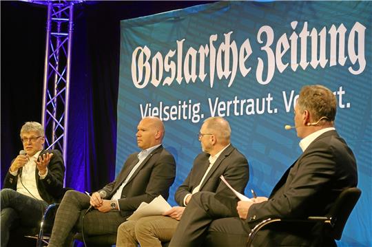 Aus dem Bürgerentscheid lernen: Beim GZ-Podium diskutiert SPD-Fraktionschef Martin Mahnkopf (2.v.l.) Dirk Schumacher vom Verein Mehr Demokratie , Norbert Schecke (CDU) und GZ-Chefredakteur Jörg Kleine (v.l.).  Archivfoto: Epping