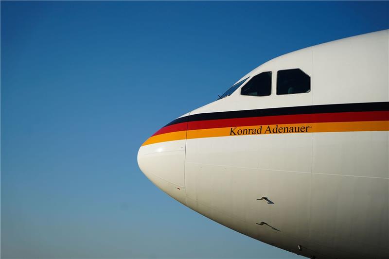 Technische Probleme verzögern Steinmeiers Rückflug Aus dem Cockpit wurde ein Defekt an einem Triebwerk des Airbus A321 gemeldet.