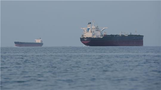 Aus dem Takt geratene Logistikketten und hohe Preise für Energie und Rohstoffe infolge des Iran-Kriegs machen der Wirtschaft zu schaffen. (Symbolbild) 