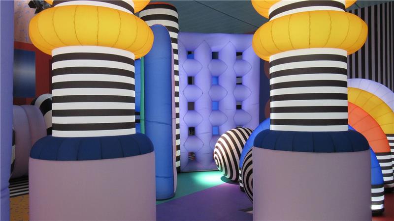 Aus der Ausstellung „Euphoria“ im Ballon-Museum in Paris.