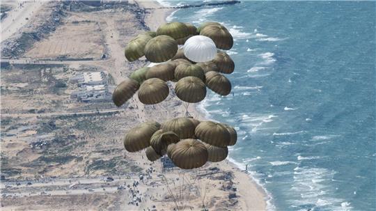 Aus der Luft sollen Lebensmittel und medizinische Ausrüstung den Gazastreifen erreichen. (Archivbild)