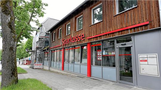 Aus der Zellerfelder Geschäftsstelle der Sparkasse Hildesheim-Goslar-Peine soll mittelfristig das Personal abgezogen werden, sobald die Filiale in Clausthal umgebaut ist. Foto: Neuendorf