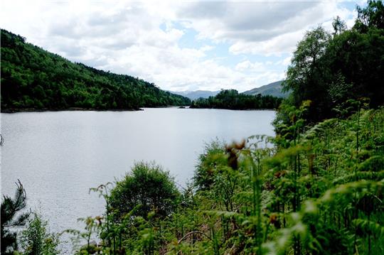 Ausblick über einen Wanderweg in Schottland. (Archivbild)