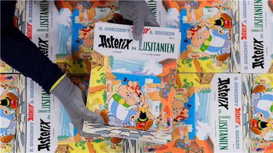 Ausgaben des neuen Asterix-Bandes Nummer 41.