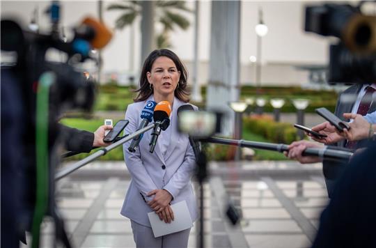 Außenministerin Annalena Baerbock: Israel muss mehr humanitäre Hilfe in den Gazastreifen lassen.