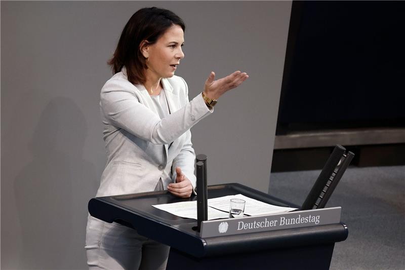 Baerbock: Leopard-Lieferung anderer Länder nicht blockieren Außenministerin Annalena Baerbock äußerte sich zu Leopard-Lieferungen anderer Länder.