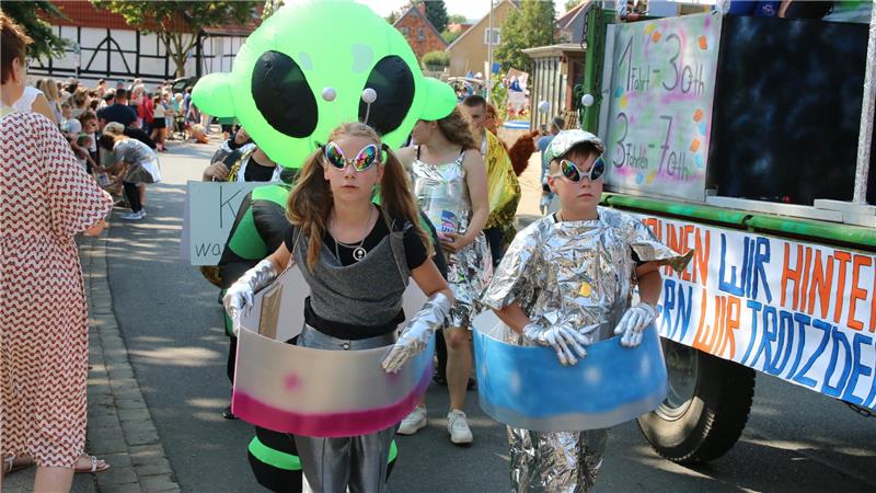 Othfresener Dorffest: Kartenvorverkauf startet Sonntag um 11.11 Uhr Außerirdische erobern 2024 das Fest.