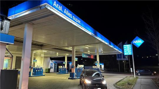 Ausverkauft: Am vorletzten Tag des Jahres mussten die Autofahrer, die Diesel oder E10 in Braunlage tanken wollten, ohne den Kraftstoff wieder wegfahren.