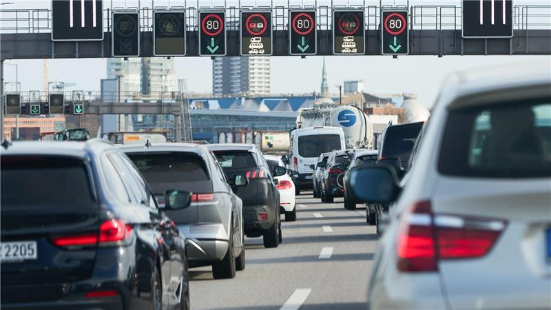 Autobauer bekommen in der EU mehr Zeit, um sich an Klimavorgaben zu halten. (Archivbild)  