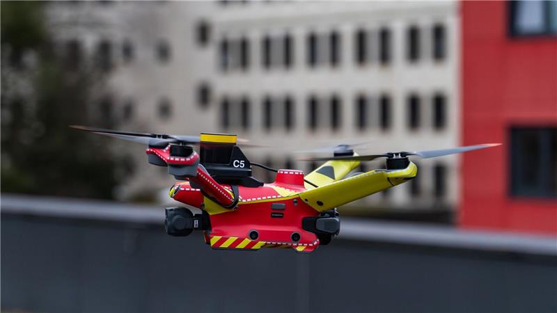 Automatisierte Drohnen sollen künftig Livebilder von Einsatzorten liefern - noch vor Eintreffen der Feuerwehr. (Handout)