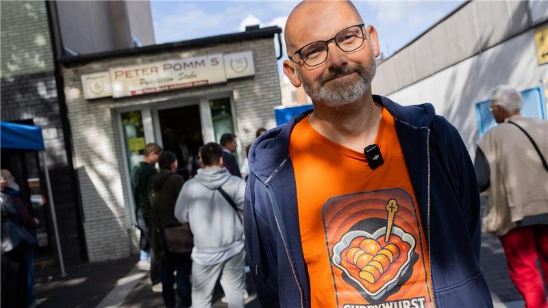 Autor Gregor Lauenburger ist sicher: Peter Hildebrand - genannt Peter Pomm - hat als erster Currywurst serviert.
