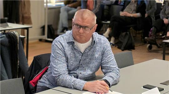 Axel Bender sitzt in der Stadtratssitzung Ende September nicht mehr in der CDU-Fraktion. Auch am Montag dieser Woche im Kreistag wechselte er seinen Platz und saß zwischen AfD und FDP.